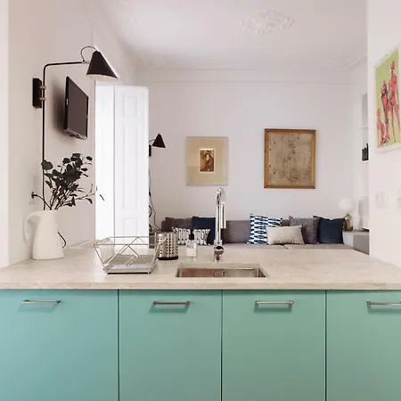 Renovated Charming With Terrace In Lapa Apartman